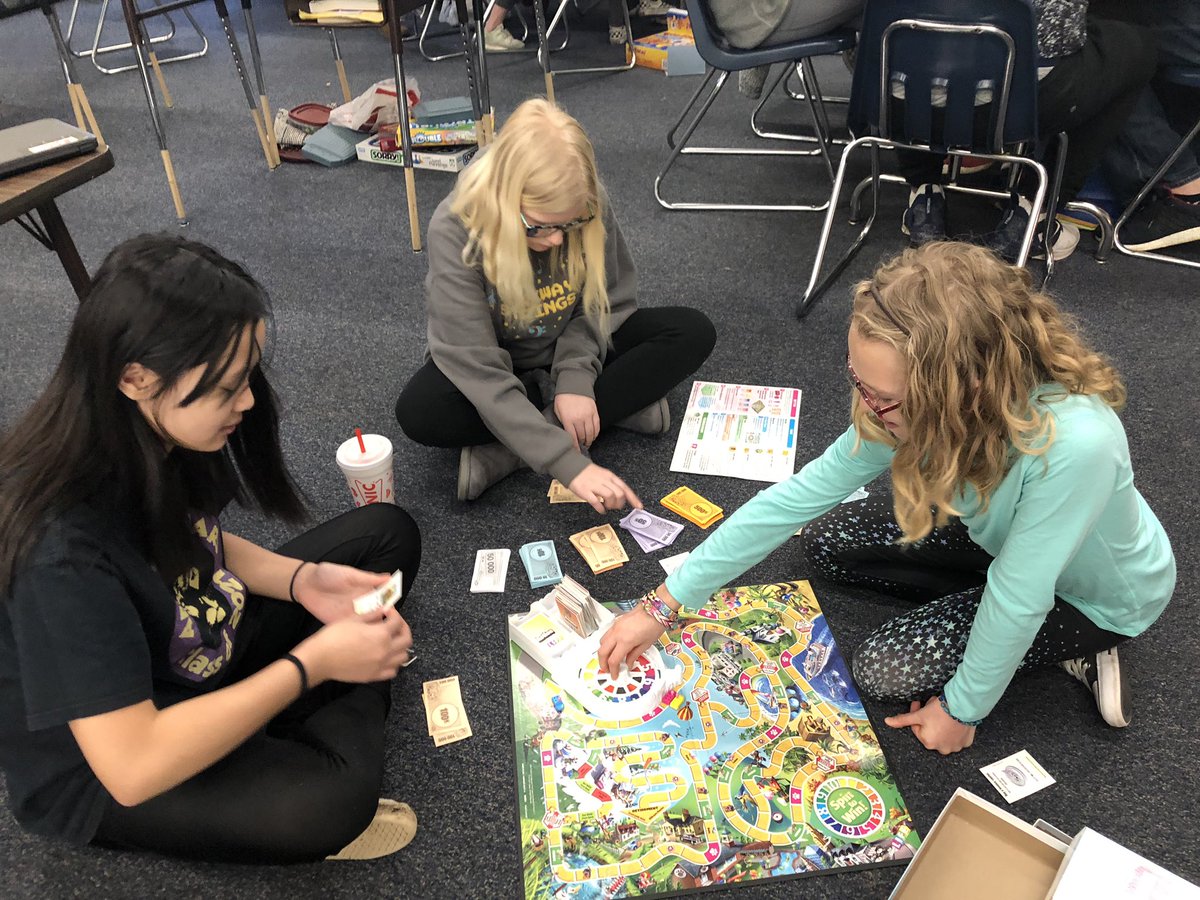 5thWren's tweet photo. 5th grade goes unplugged! @WrenHollow https://t.co/ho0h9YY19h