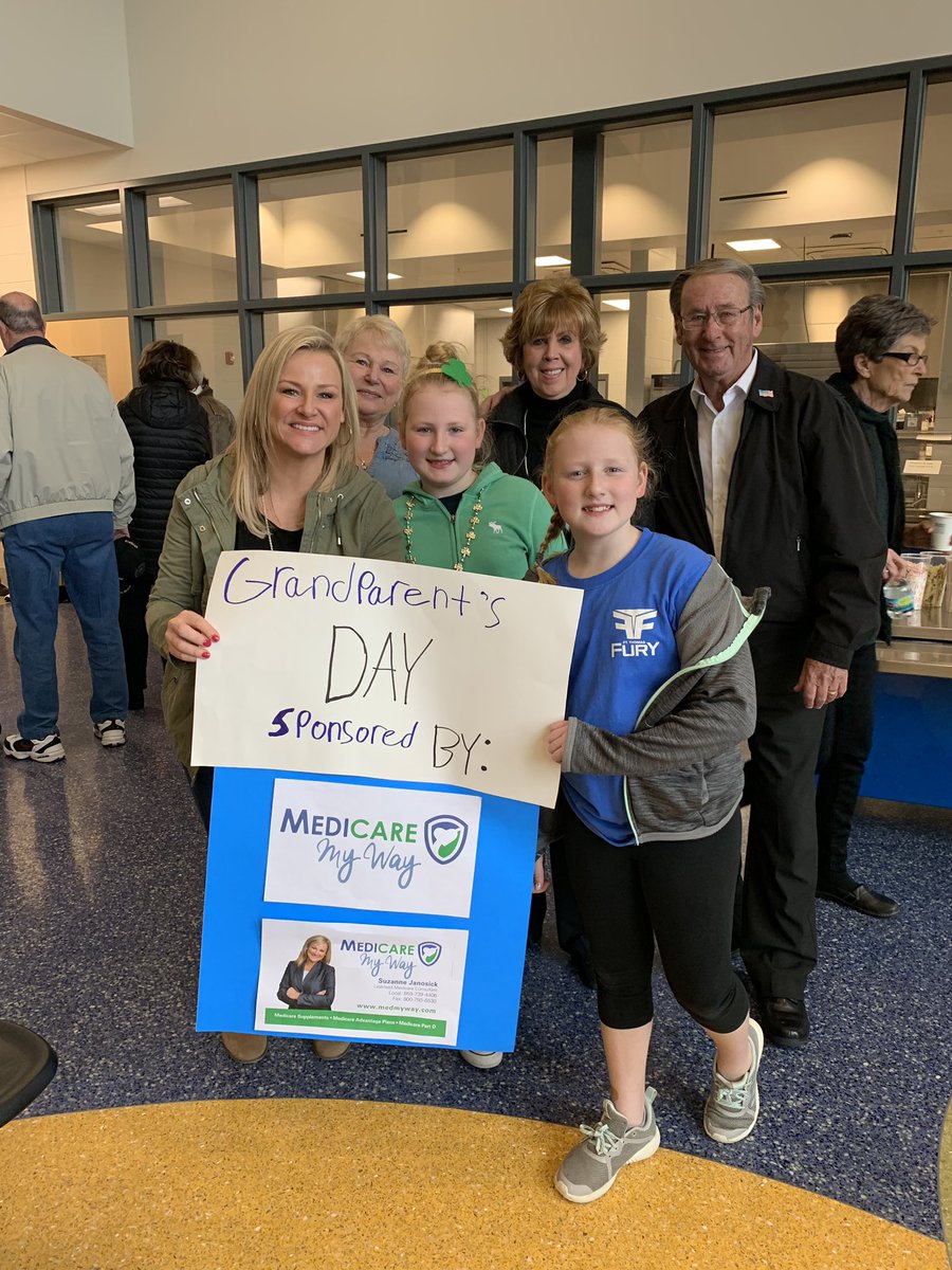 CoraDillMES's tweet photo. What a great day with our grandparents! Moyer PTO for organizing and Suzanne Janosick for the treats! https://t.co/jPOZmEj1ff