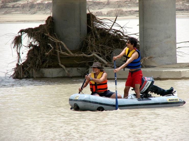 offroadpakistan's tweet photo. "To scout out the damage, (and for a little bit of adventure!) one of our members, Dr. Mansur Ahmad, had brought two motor powered inflatable boats so that we might cross the river and inspect the damage further down. https://t.co/6ugXFtrfjV