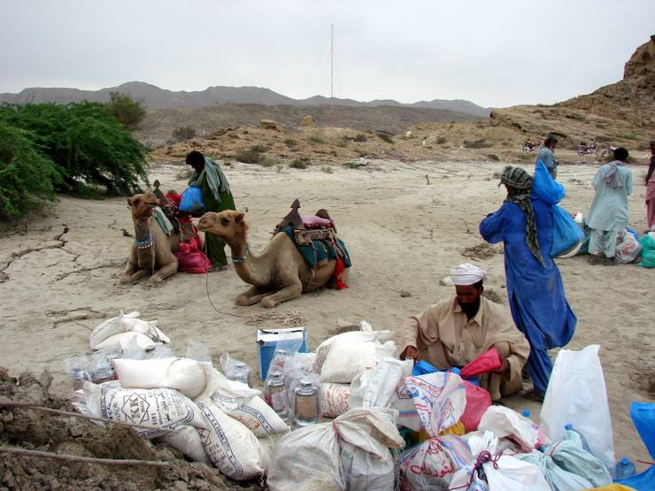 offroadpakistan's tweet photo. Driftwood carried by the flood was stuck in pockets of the riverbed and the flow was extremely uneven. Landing on an island embankment, one could see the range of the park and visualise the ‘scars of the storm’" https://t.co/9RNEnFhbWp