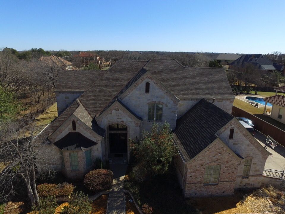 SPCCONSTRUCTION's tweet photo. Our team of experts has worked on some of the most beautiful homes in the Dallas area. Here's a great example of what we can do for your home and family! #home #house #construction #contractors #dallas #dallasconstruction #roofing #expertroofer #residentialroofing https://t.co/UqNLcBMXFq