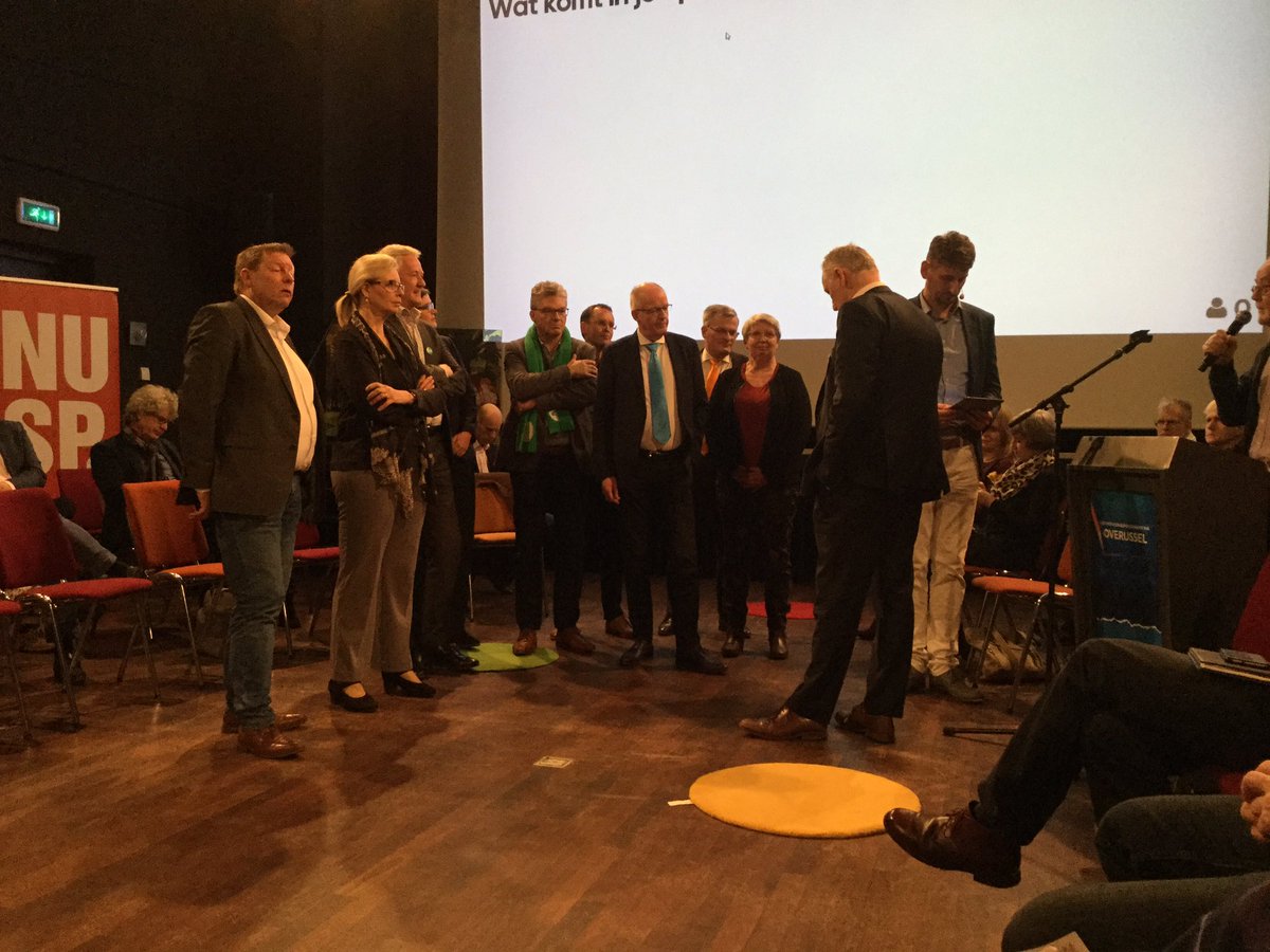 AnnemiekeTraag's tweet photo. Bij 3e RTV Oost debat in Bathmen over wonen. Eerste pitch over asbestleiendaken en wat kan de provincie bijdragen. D66 @WybrenBakker vindt redelijk en billijk om zelfde niveau te houden als andere asbestdaken. Provincie hoort ook portemonne te trekken, naast het rijk. https://t.co/CZ9QdUBTl0