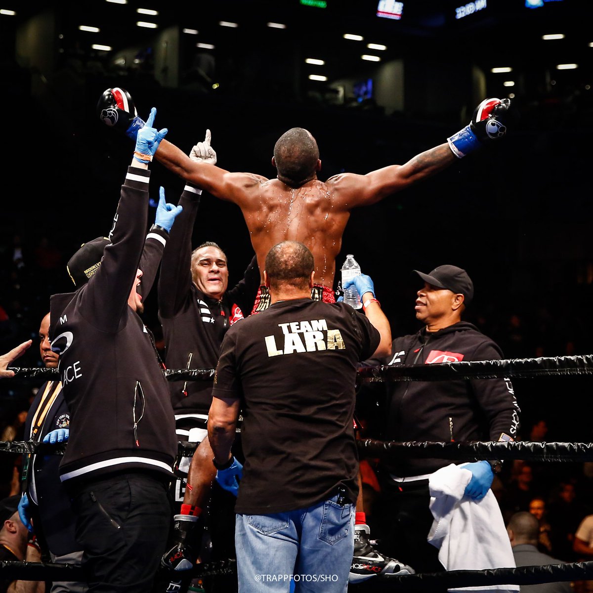 That #FridayFeeling 🙌🏾

<a href="/Laraboxing/">Erislandy Lara</a>