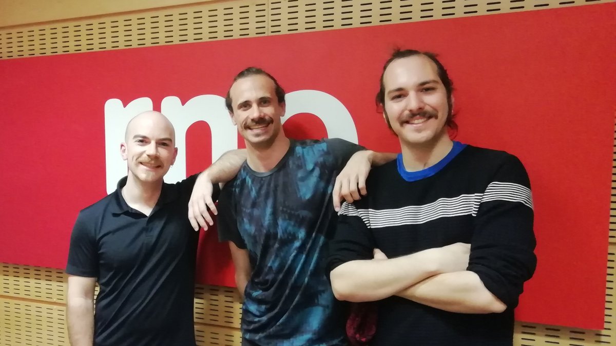 LaSalaRNE's tweet photo. #BeGodIs, de #EspaiDual: lo hemos pasado muy bien charlando con Blai Juanet Sanagustín, Oriol Pla Solina y Marc Sastre Gamero. Llenando ahora en Teatro del Barrio de #Madrid y, pronto, en centros cívicos de #Barcelona https://t.co/XOVHbTXcGB https://t.co/PNoSdc5jDk