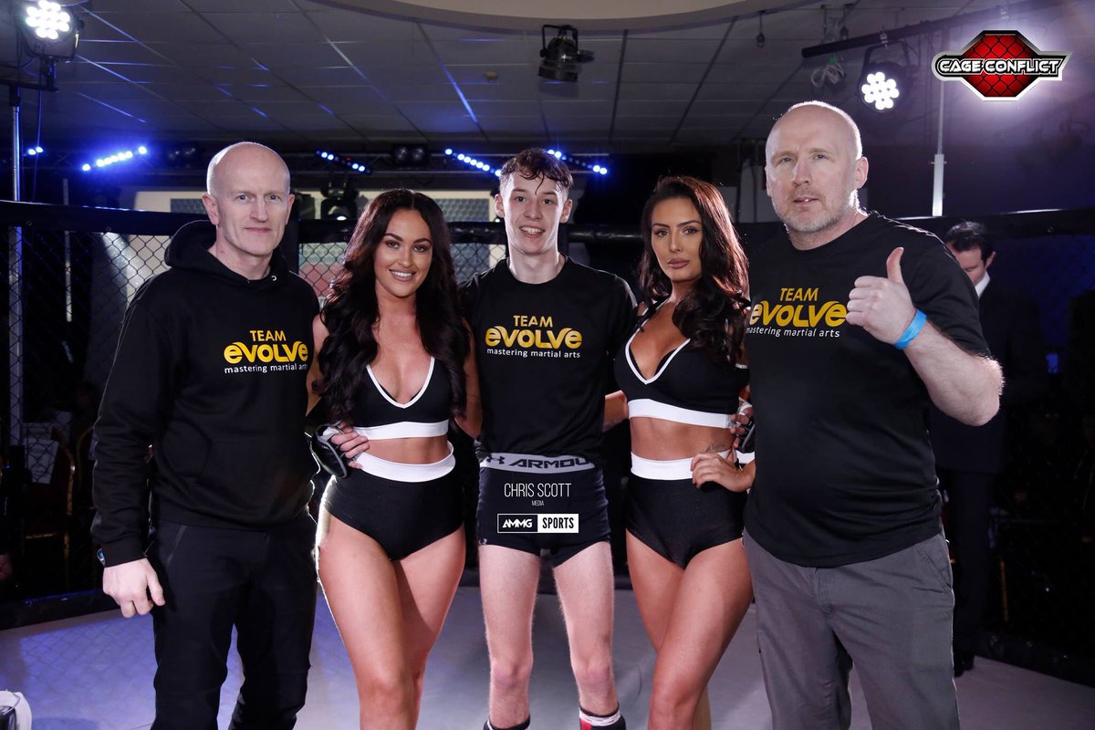 400 X CAGE CONFLICT 👊🏽 Images by @ammgsports