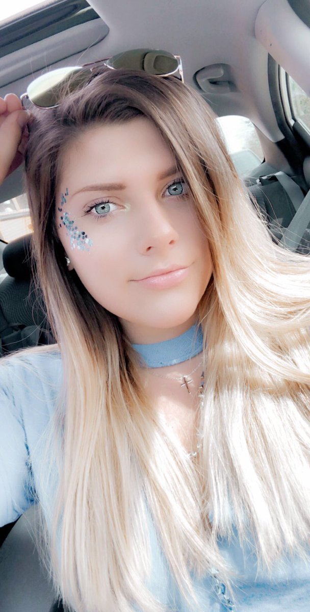 _mercedezmarie's tweet photo. Just thought i would leave these cute pics for you just swipe and like 🥰
#itsfriday #wydthisweekend #cutepics #swipe #like #viral #peprally #explorepage #juniors #blueout #mercedezmarie #thebutterflyeffect https://t.co/KgtpuXosSO
