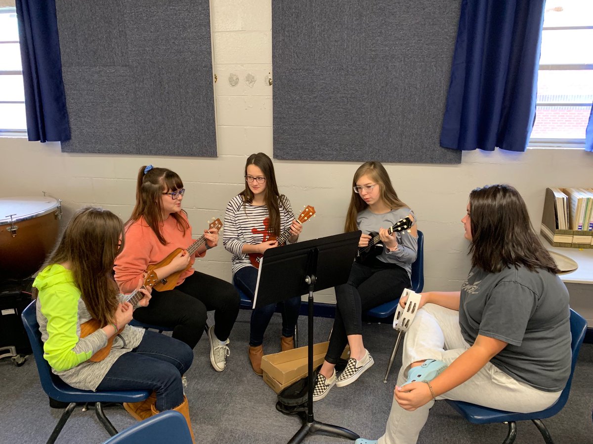marilynRbryant's tweet photo. These ukelele players sounded great today!! #musicappreciation https://t.co/i4X0DEam5b