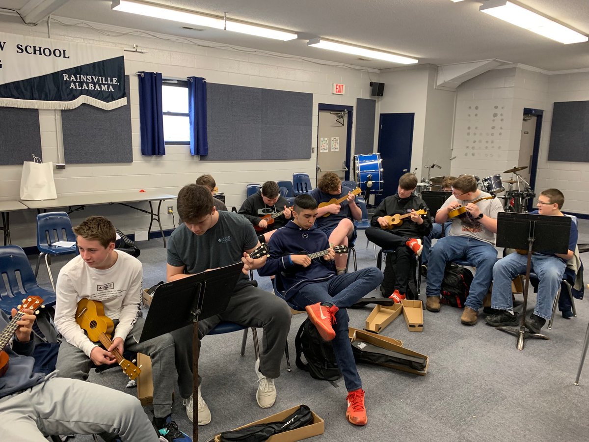 marilynRbryant's tweet photo. These ukelele players sounded great today!! #musicappreciation https://t.co/i4X0DEam5b