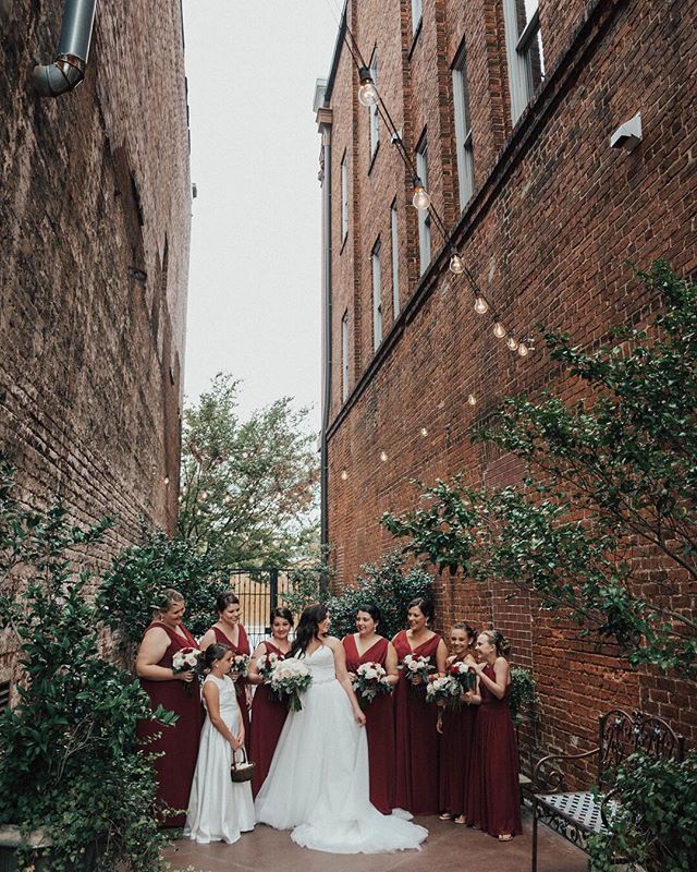 Grab your besties and celebrate—it’s Friday! •
Check out Valerie and Matt’s courtyard wedding on the blog. Link in profile.
•
Vendors: bleckleyinn | trinity_photo | greghall_weddingsandevents | voilabridal | jumpingjukebox | thesweetery1 | palmettoimagesstudio