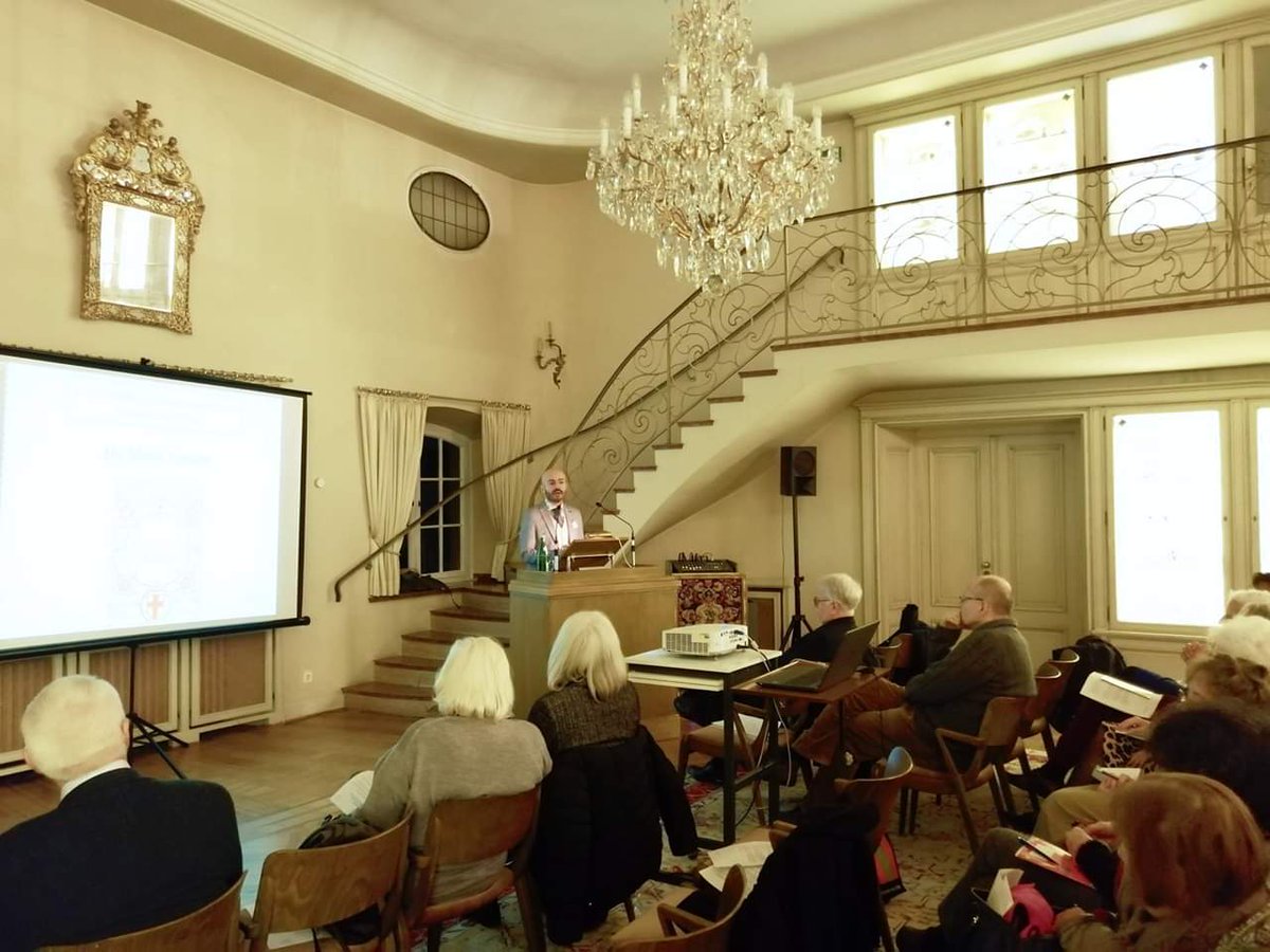 MarcoVersiero's tweet photo. "L'arte della politica nel pensiero di Leonardo da Vinci" (14.03.2019)
@goethemuseum @Duesseldorf #Leonardo500 #Versiero #conference #DanteAlighieriGesellschaft #Himmrich https://t.co/KkWA0QTHTj