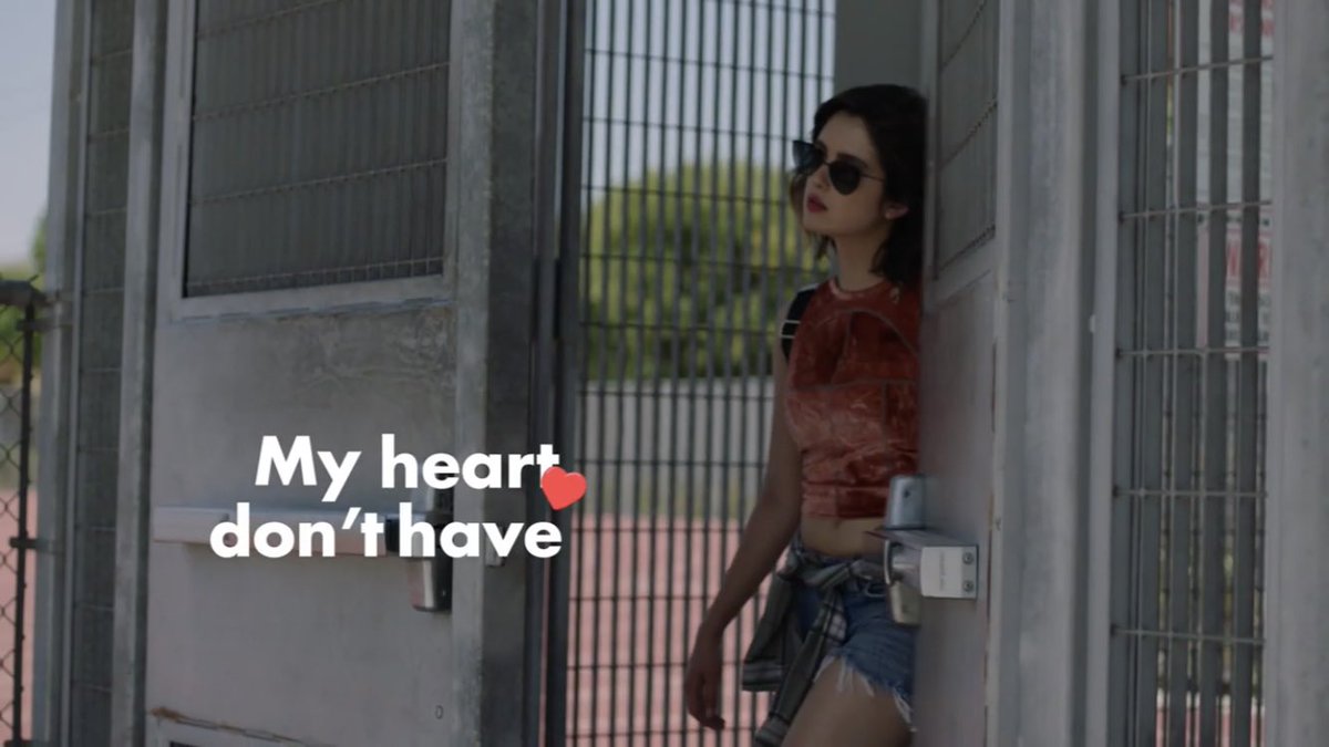 xlovinglaurax's tweet image. I don't really know why I find this scene so attractive. I just do. @lauramarano #NotLikeMe