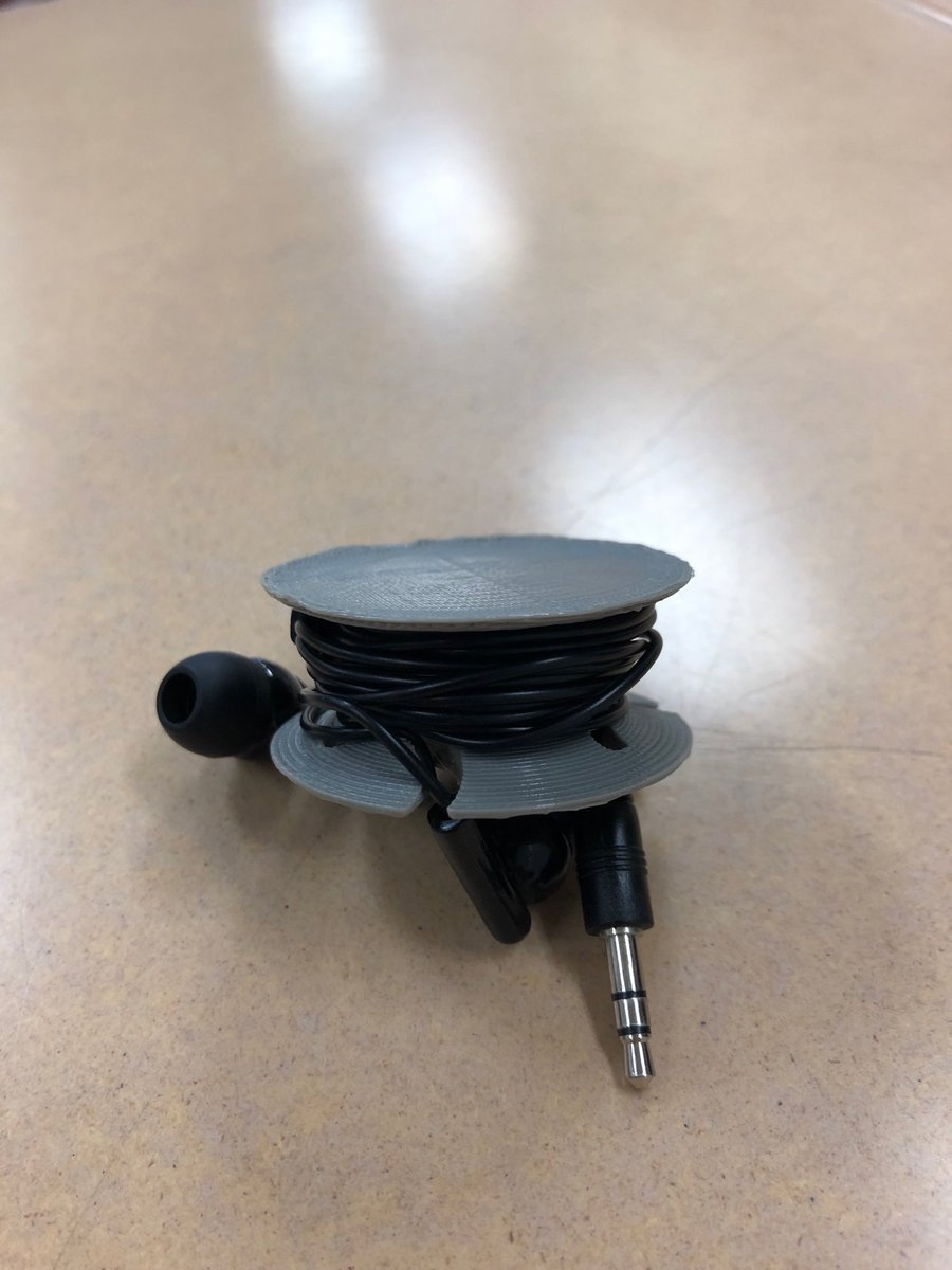 WHS_BusinessEd's tweet photo. A group of 8th graders are 3-D printing a solution to tangled earbud cords! ⁦@WMS_Apaches⁩ ⁦@GrowWabashCo⁩ #TheApacheWay https://t.co/6R19kVbGP8