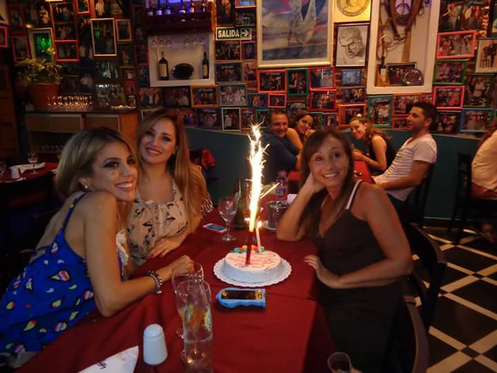 guillecorralon's tweet photo. ESTAS BUSCANDO DÓNDE FESTEJAR??? #CUMPLEAÑOS #DESPEDIDAS #CENAS #RECIBIDAS LO QUE QUIERAS!!! CENANDO ENTRE AMIGOS!!!!! LLAMA AL 49630838 O VENITE DIRECTAMENTE ANCHORENA 883. HACE COMO ELLOS QUE FESTEJARON JUNTO A NOSOTROS , TE REGALAMOS EL BRINDIS Y LA TORTA! https://t.co/s6UGvQ9759