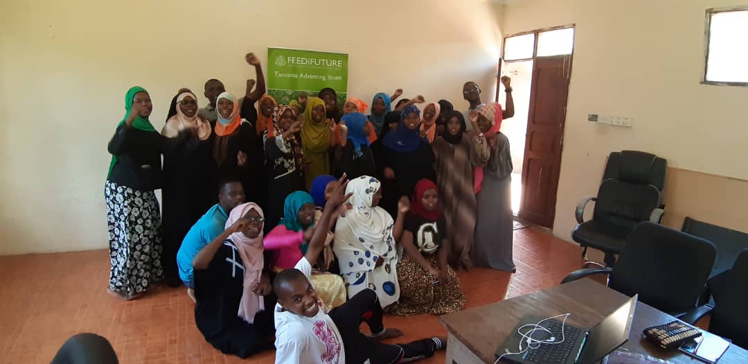 TheLaunchPadTZ's tweet photo. Leo ilikuwa siku ya matukio mawili makubwa kwetu. Dar, tulifunga rasmi wiki ya ubunifu na uvumbuzi wa kukabiliana na vikwazo kwenye Sekta ya Elimu #EdtechSprintWeek na Unguja tulifunga mafunzo ya ujasiriamali kwa vijana kwenye kampeni ya Feed the Future Tanzania-Advancing Youth https://t.co/CncOPeC44S
