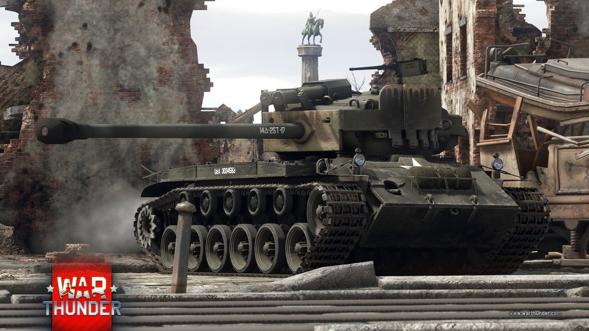 WarThunderES's tweet photo. En Marzo de 1945, se montó un cañón de 90 mm más poderoso en el M26 para compensar por la amenaza de los tanques alemanes más poderosos. Fue enviado a Europa, donde los mecánicos de campo soldaron la armadura de los tanques Panther destruidos, creando el primer #SuperPershing. https://t.co/1PRWf7Mpw3