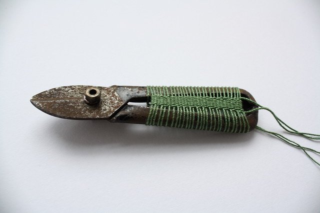 madebyhanduk's tweet photo. "I am fascinated by material culture, history &amp; the power of objects in human lives &amp; the importance of making &amp; remembering. I started working with #tools in 2012, creating #embroideries from my Grandad’s tools &amp; later the tools themselves." @RuthSinger: https://t.co/jDWyJf3dpv https://t.co/MmFiU6NgRF