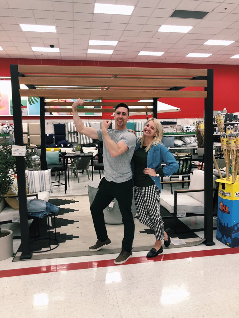 So excited about these Goodfellow &amp; A New Day Saint-Patrick’s-Day-Weekend 🍀 inspired looks put together by our VML Adine ❤️ Stop by 995 to have her outfit you with fun &amp; fresh outfits this spring! 🌸 #FashionFriday #WorkSomeWhereYouLove #RockinRedmond 🤘🏻