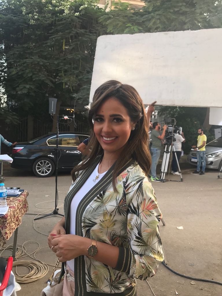 afra7ebliis2's tweet photo. تقوم الفنانة رنا سماحة بدور هنا
وتقدم 3 اغنيات ضمن احداث المسلسل ومن المقرر ظهورها ف الحلقات القادمة
في غيابك
كلمات:تامر حسين
الحان:طارق بخش
توزيع:عادل حقي
الزينه
كلمات:اسامه محرز
ألحان:محمد خلف
توزيع:احمد عبد السلام
علاقة فاشلة
كلمات:نور جلال
ألحان:محمد فخراني
توزيع:احمد الموجي https://t.co/w3CjTMbq6z