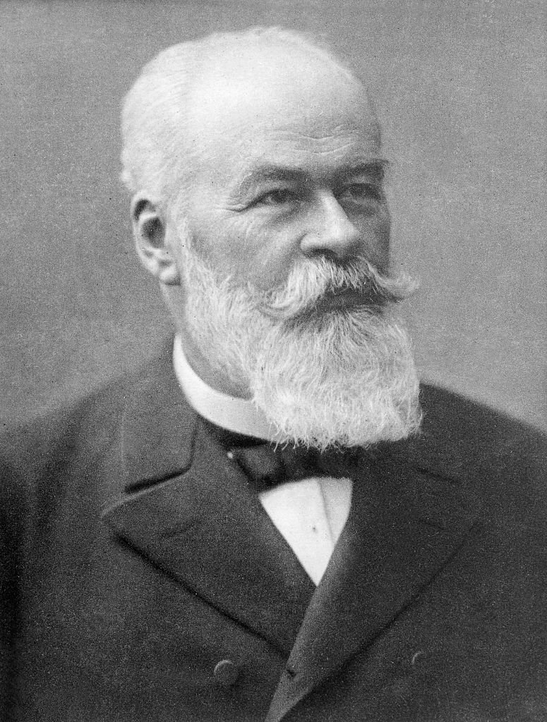 37a\\ When Gustav von Schmoller (1938-1917), the best known representatives of the Younger German Historical School of Economics, moved to Berlin in 1882 to become professor at the Friedrich Wilhelm University, he moved to Kurfürstenstraße 72.
