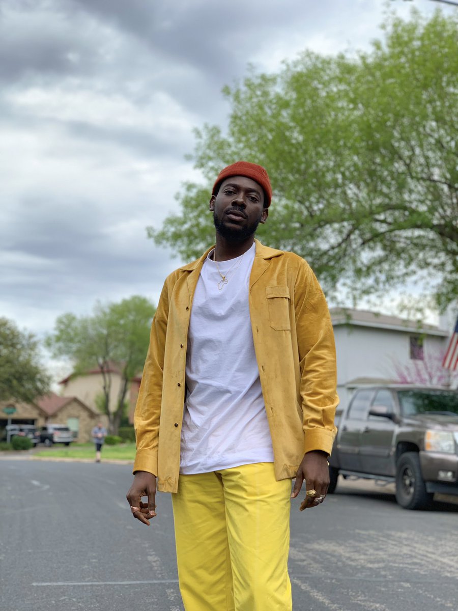 adekunleGOLD's tweet photo. Outhere looking like a gradient. π https://t.co/qilcuPfpkR