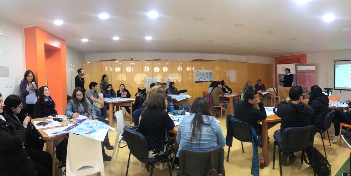VillarricaUC's tweet photo. Hoy vivimos la primera sesión del curso "Aprendizaje Basado en Proyectos con Pertinencia Territorial" que capacitará a docentes del sur en el marco del #ProyectoExplora "Epu Trokin Kimun: Utilicemos la metodología indagatoria para el encuentro de saberes locales y científicos" https://t.co/hgZDIGY7ew