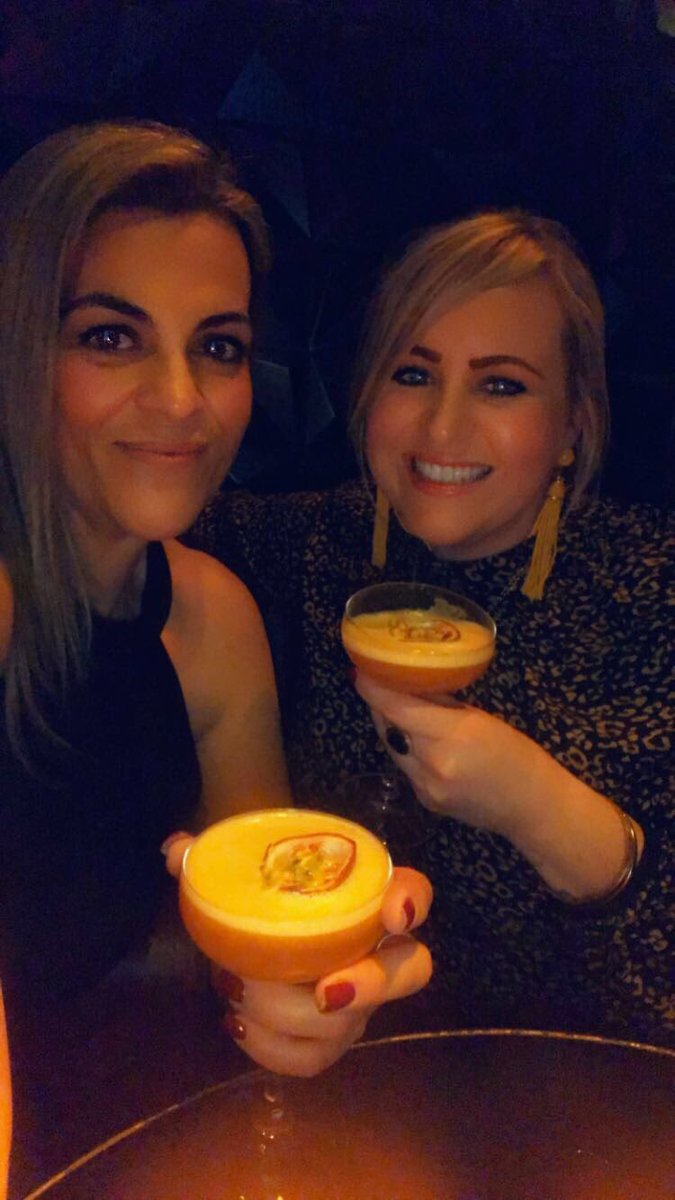LauraJanePais's tweet photo. โDinnerโ she said.... ๐๐๐ธ๐ธ#FridayClub #WithMyFave @jojoscan https://t.co/xrHllkW6OR