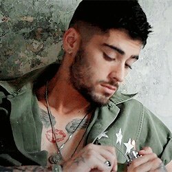 fataleffectzayn's tweet photo. Prove to Zaddy that we'll always be here for him. No matter what happens. 
He deserve a strong and loyal family
like us.

#ProudOfZayn
#Zquad https://t.co/J5fztmgx1v