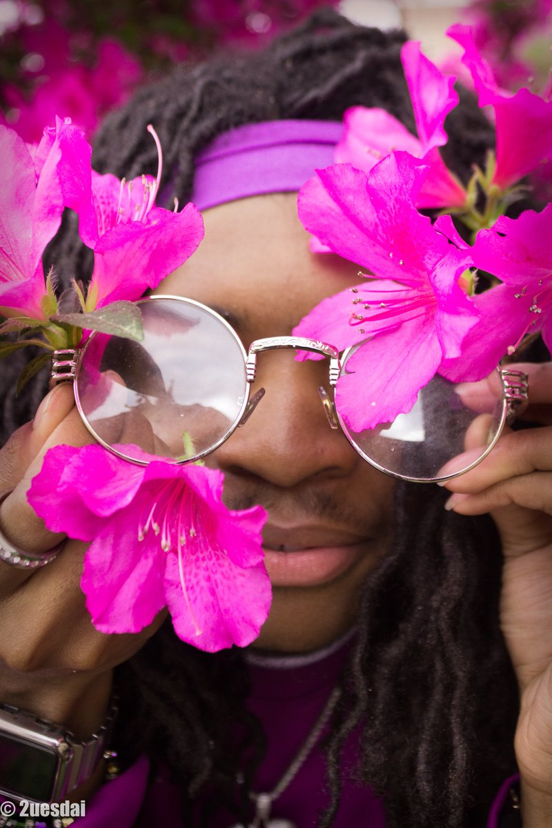 2uesdai's tweet photo. Purple Reign
๐ท: @2uesdai
Creative Director: @theonlyblackkgirl
#purple #pink #flowers #picture #creative #kds #fashion #fashionweek #blackpants #heartbreakchain #watch #magazine https://t.co/186MU5x8Rl