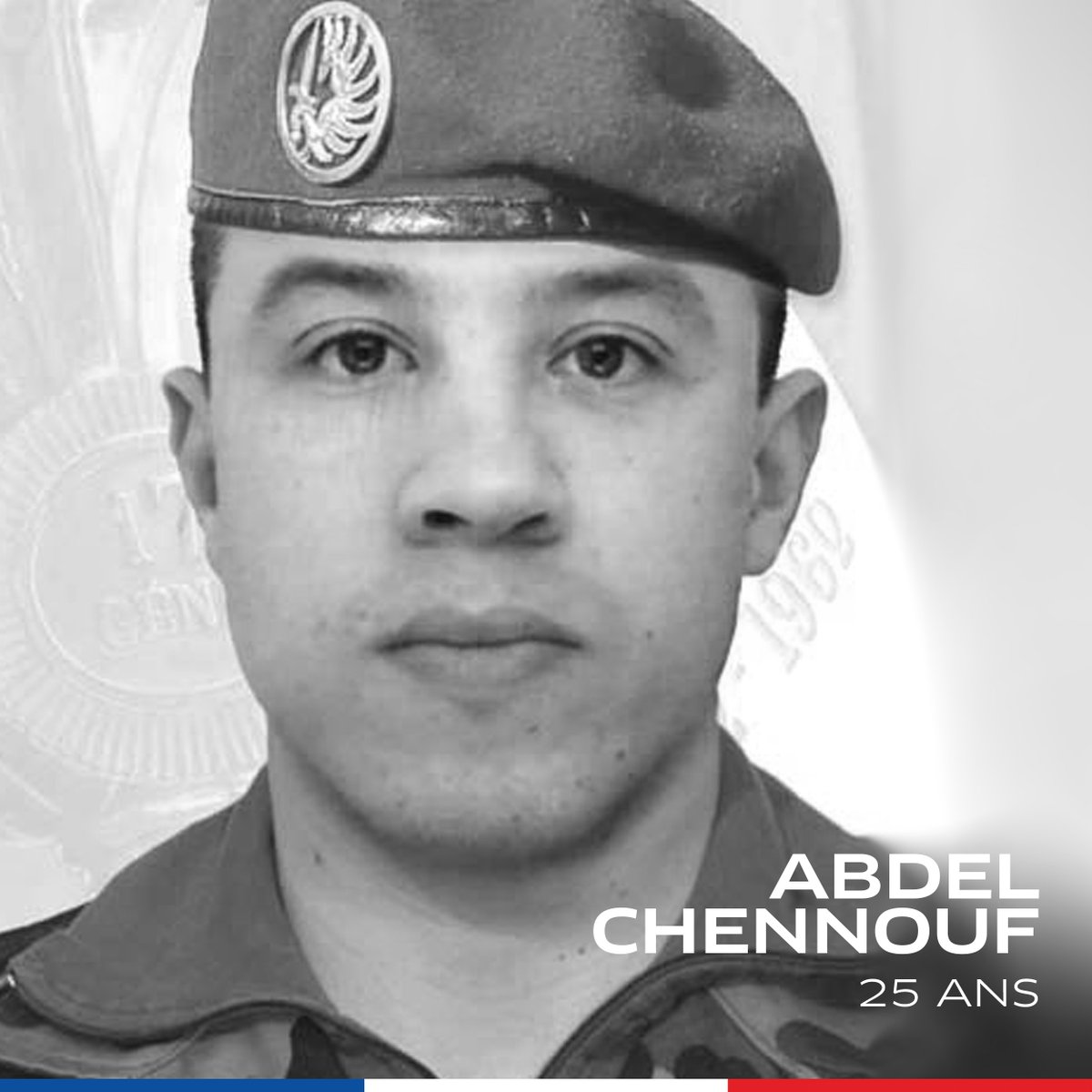 CCastaner's tweet photo. C'était il y a 7 ans.
Le caporal-chef Abel Chennouf et le caporal Mohamed Legouad tombaient, victimes de la sauvagerie terroriste. Leur frère d'arme, Loïc Liber, gardera dans sa chair des séquelles irréversibles.
Notre émotion est intacte, notre reconnaissance immense. https://t.co/TImRIRIkEH