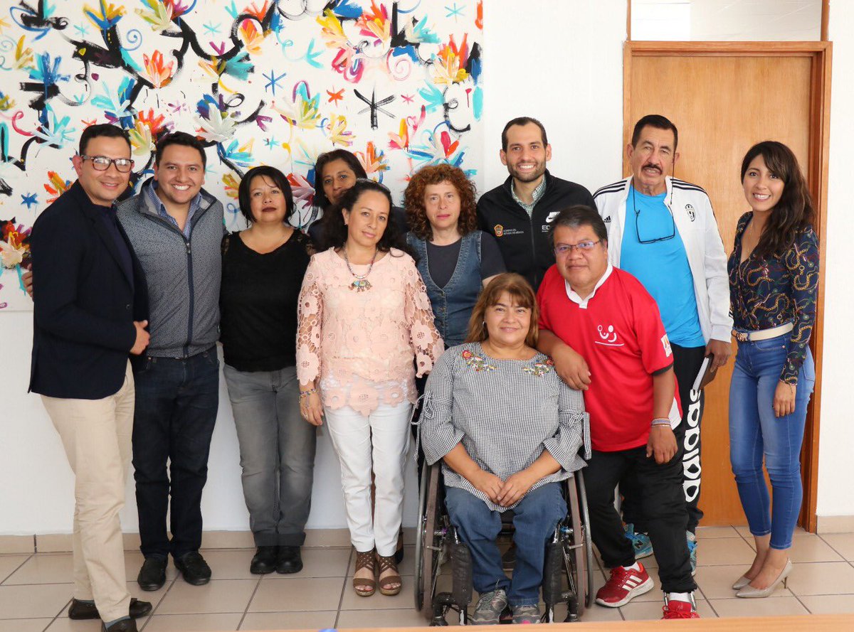 maxquintana's tweet photo. El deporte adaptado es prioridad para @alfredodelmazo  y @Marcelaglezs. Iniciamos mesa de trabajo para atender peticiones. Que gusto saludar a nuestras campeonas Dunia Camacho Marenco y Paty Bárcenas Ponce de León. https://t.co/NGFoaROGVC