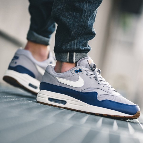 air max 1 atmosphere grey deep royal blue