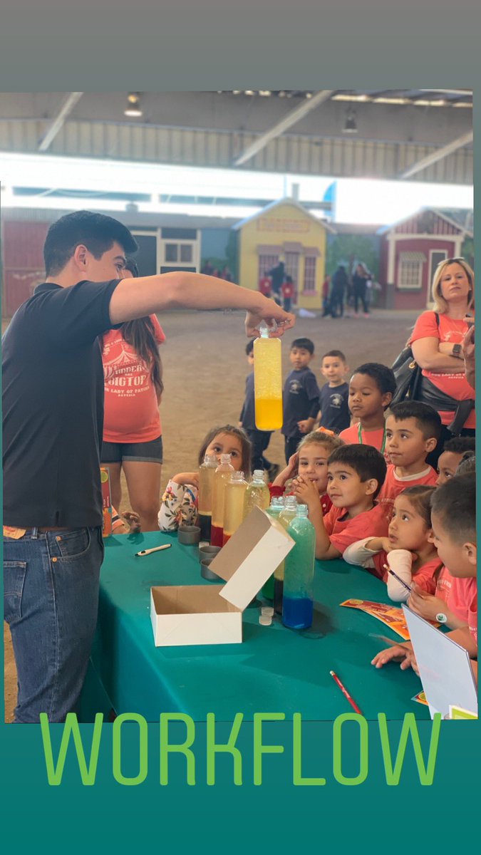 danledezma_'s tweet image. #STEAMFair doing a science experiment with water and oil while promoting #HomeworkHotline @askHMC