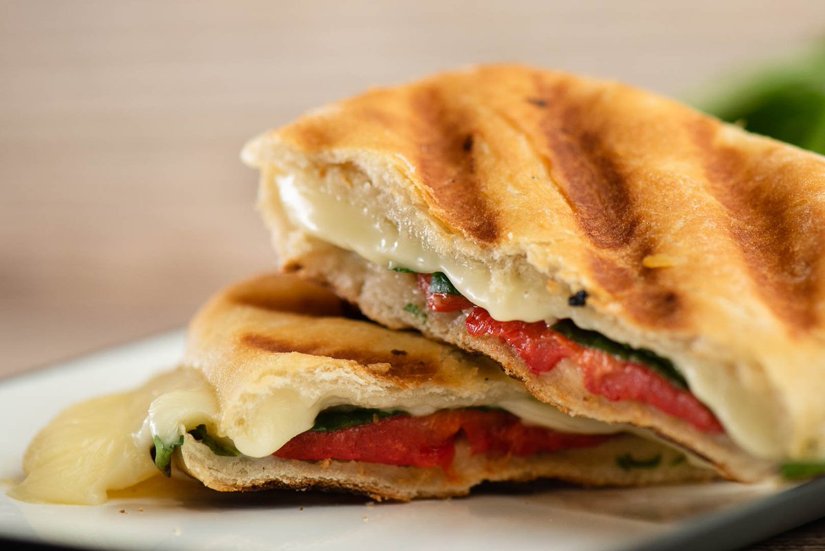 MiyokosCreamery's tweet photo. The #Miyokos magic! Our kitchen has been busy turning #organic legumes and potatoes into ooey, gooey #cheese that takes paninis and melts to the next level.
#miyokos #radicallyreal #butter #dairy #madewithoutcows #vegan #sustainability https://t.co/UQhvNwZFpJ