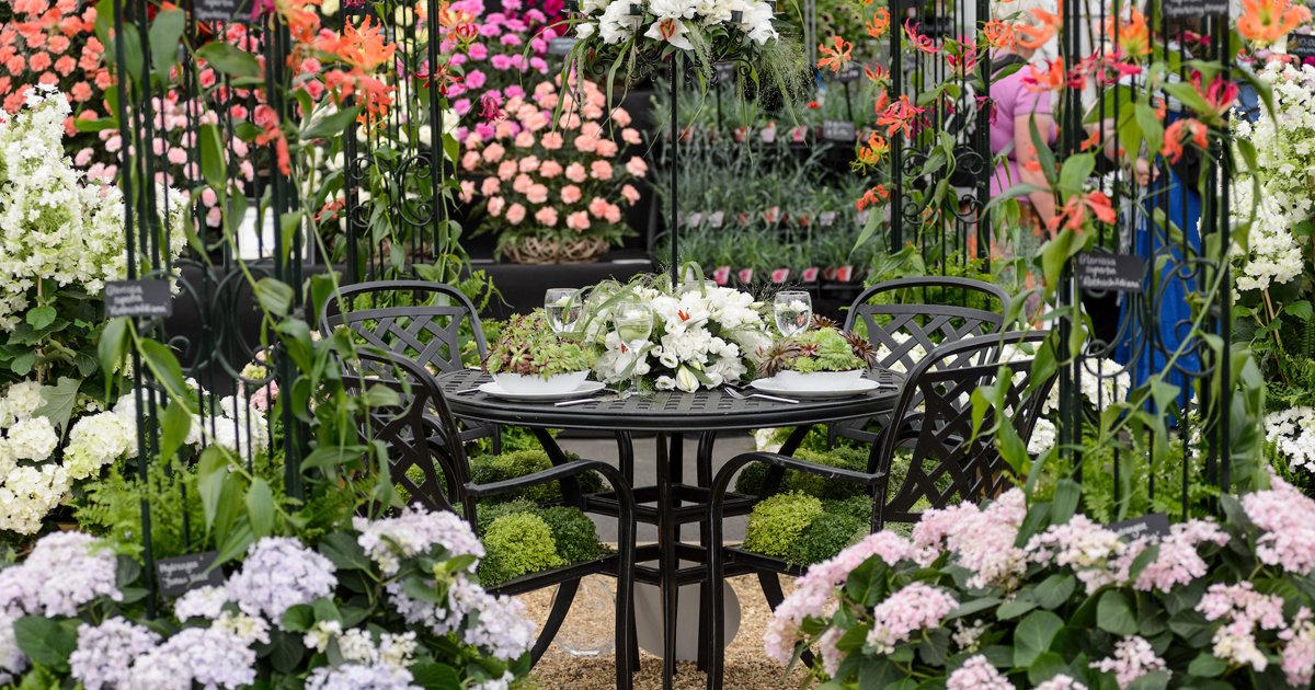 We're tuned in to #GardenersWorld <a href="/BBCTwo/">BBC Two</a>, who's watching? #MontyDon