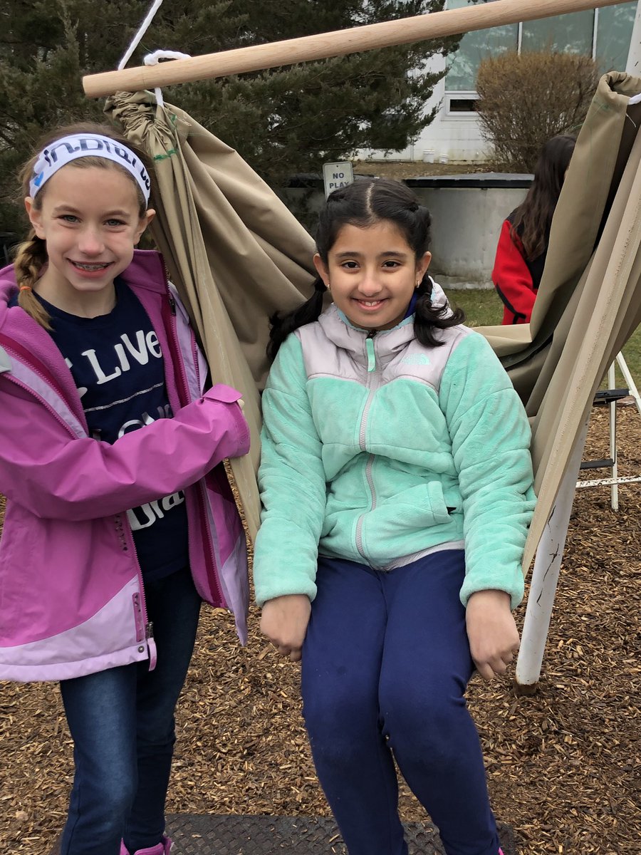ElissaMichalski's tweet image. Such a great week! Hardworking student teams created 4 hammocks, with another one almost complete. So proud of the perseverance these 3rd and 4th graders displayed this week. @natur_xperience @CountryDay #CCDX2019 #ccdslearning
