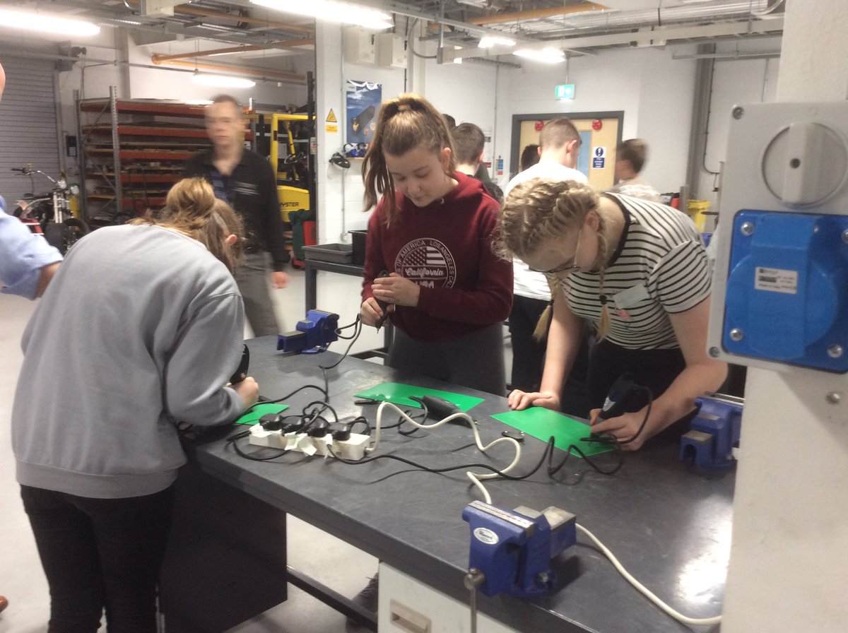 PPAscience's tweet photo. Thanks to @RunshawCollege for a great #stem day. Year 8 had great time. @STEMclubs @STEMFirst @STEMLearningUK @PriorySTC https://t.co/uHYoGSE9Rz