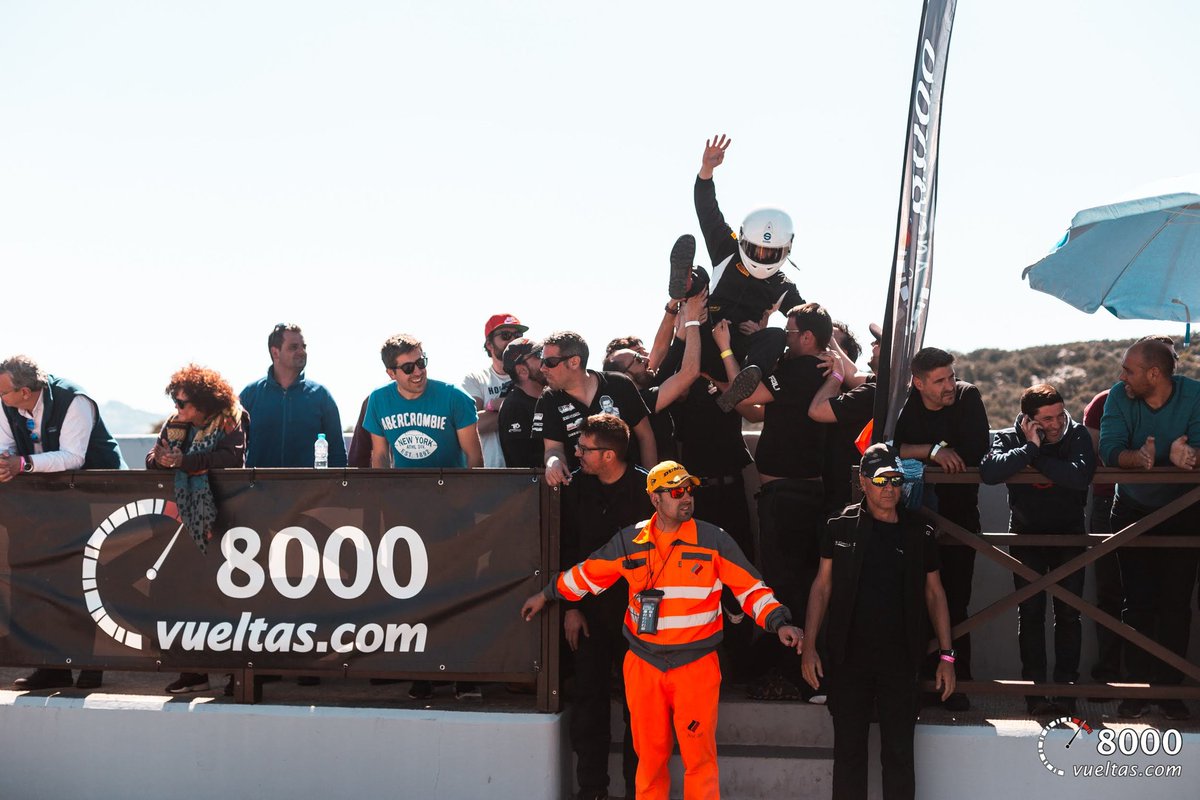 8000vueltas's tweet photo. ¡Qué mejor manera que disfrutar con amigos que unas #24hExperience!
Una experiencia única en un circuito único. El fin de semana pasado fue increíble!
📷: @FCarvajal89
Para más información: https://t.co/kzUxt8jZcn
#8000vueltas
#8000vueltasExperiences https://t.co/5SVwID0jb1