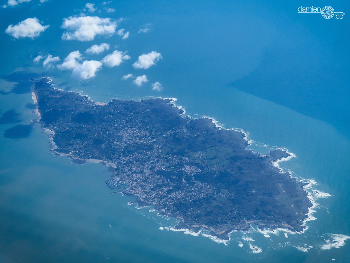 DamienLcc's tweet photo. Ile d’Yeu 🇫🇷 #CockpitView #AvGeek #AF741 https://t.co/KB4CNlJ5S1