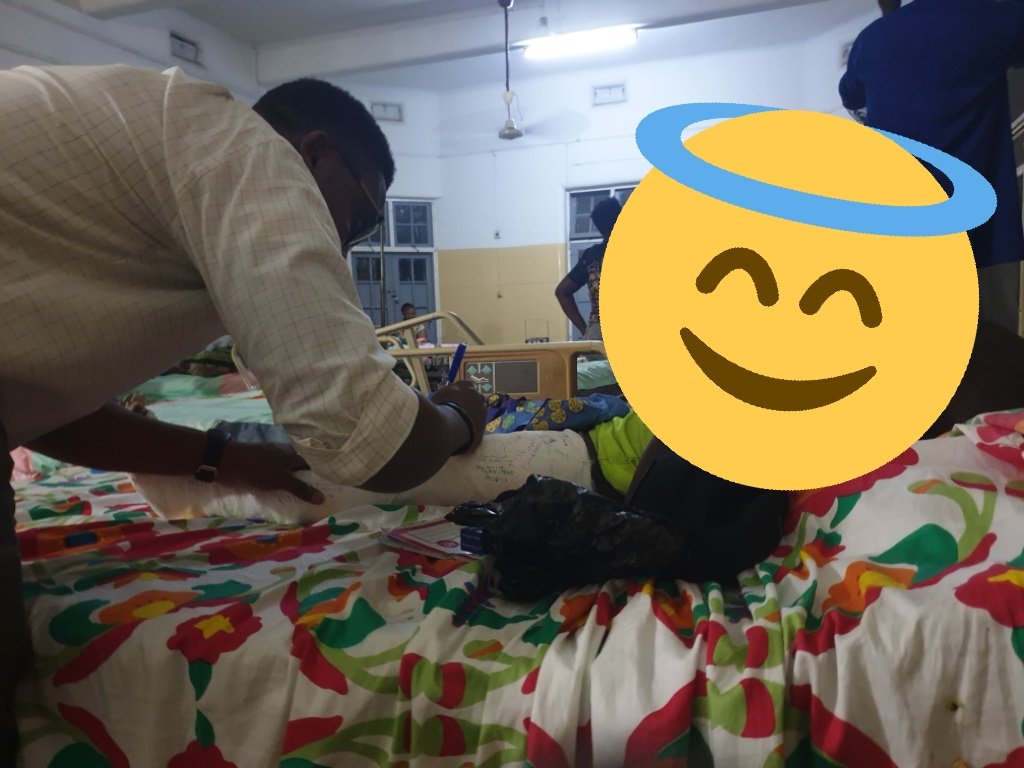healthkonekt's tweet photo. One of our members @aproko_doctor was at General Hospital today to speak with patients and ask about their needs.

They were excited to know that plans are in place to donate relief materials to families affected

#HopeForItaFajiVictims https://t.co/t6S75XvXH6