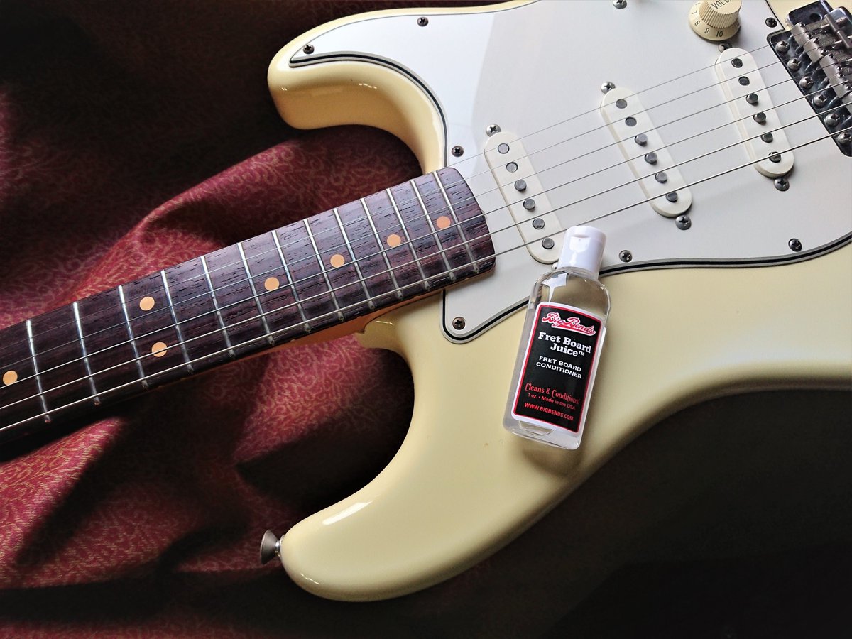 archollow1963's tweet photo. エボニー・ローズ指板メンテ用にジョン・サーが推奨
しているBIG BENDS FRET BOARD CONDITIONERを買って
みました。
メイプル指版にもクリーナーとして使えるみたいだし。
( ̄‥ ̄) とりあえず安いです。
( ̄‥ ̄) まだ使ってません。
#BIGBENDS #FRETBOARDCONDITIONER #Suhr #LEMONOIL https://t.co/zAP1rwET4d