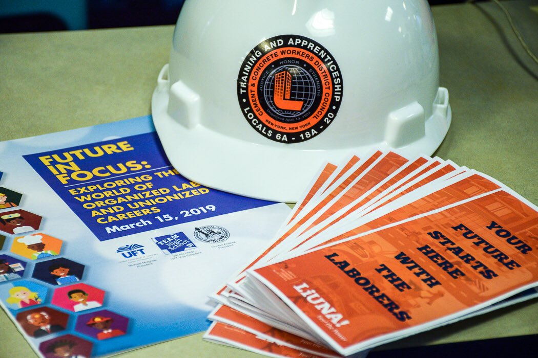 NYSLOF's tweet photo. #LIUNA is proud to collaborate with Labor unions across #NYC to educate high school youth about careers in the @NYCBldgTrades . They are the #nextgen of #union trades men & women. #1u
#CementandConcrete #6A #18A #Local20 #FutureInFocus https://t.co/bBsBBrnSE9