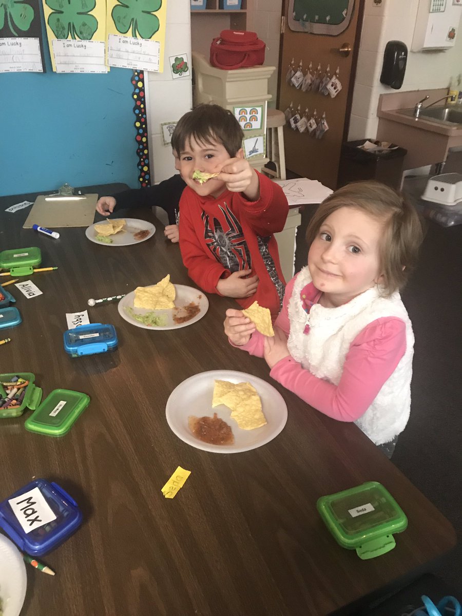 KinderMrsH's tweet photo. We learned all about Mexico this week! Today, we made guacamole and everyone loved it. #HESPride https://t.co/q5G49pG0XX