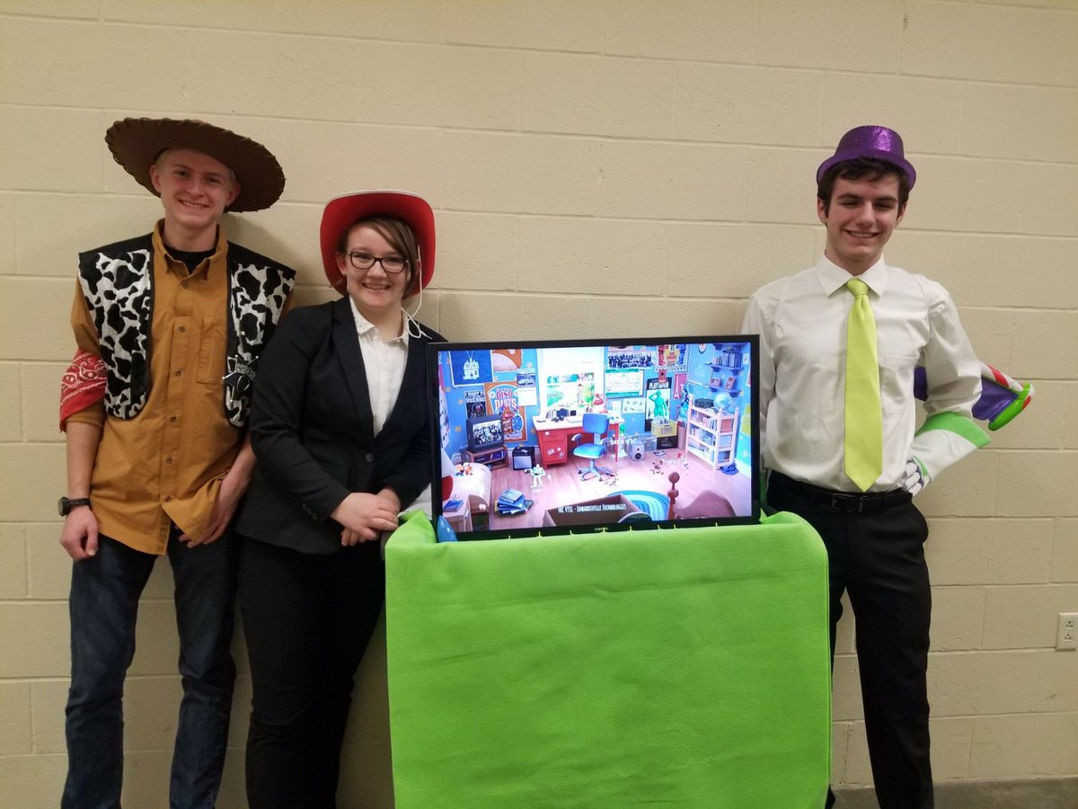 FRC4931's tweet photo. Chairman’s Award Presenters #frc4931 #first https://t.co/ktTvCSM83j