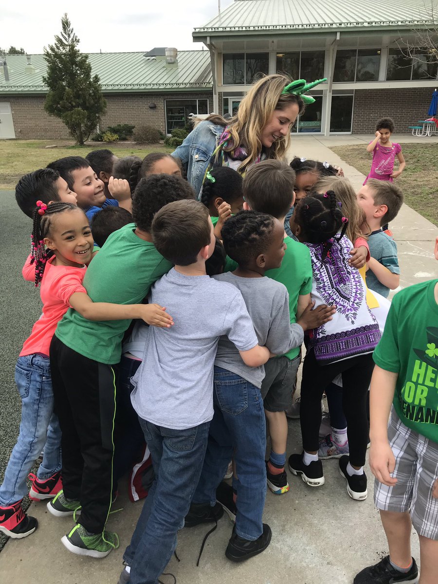 MsCrampton's tweet photo. These @lakemyra Kinders enjoyed serenading @MicheleBethelAP with a Happy Birthday song at recess today. We hope you had an amazing birthday! πππ #allmeansall #ourAProcks #dontmakeherfall https://t.co/EJnRtyLcXH