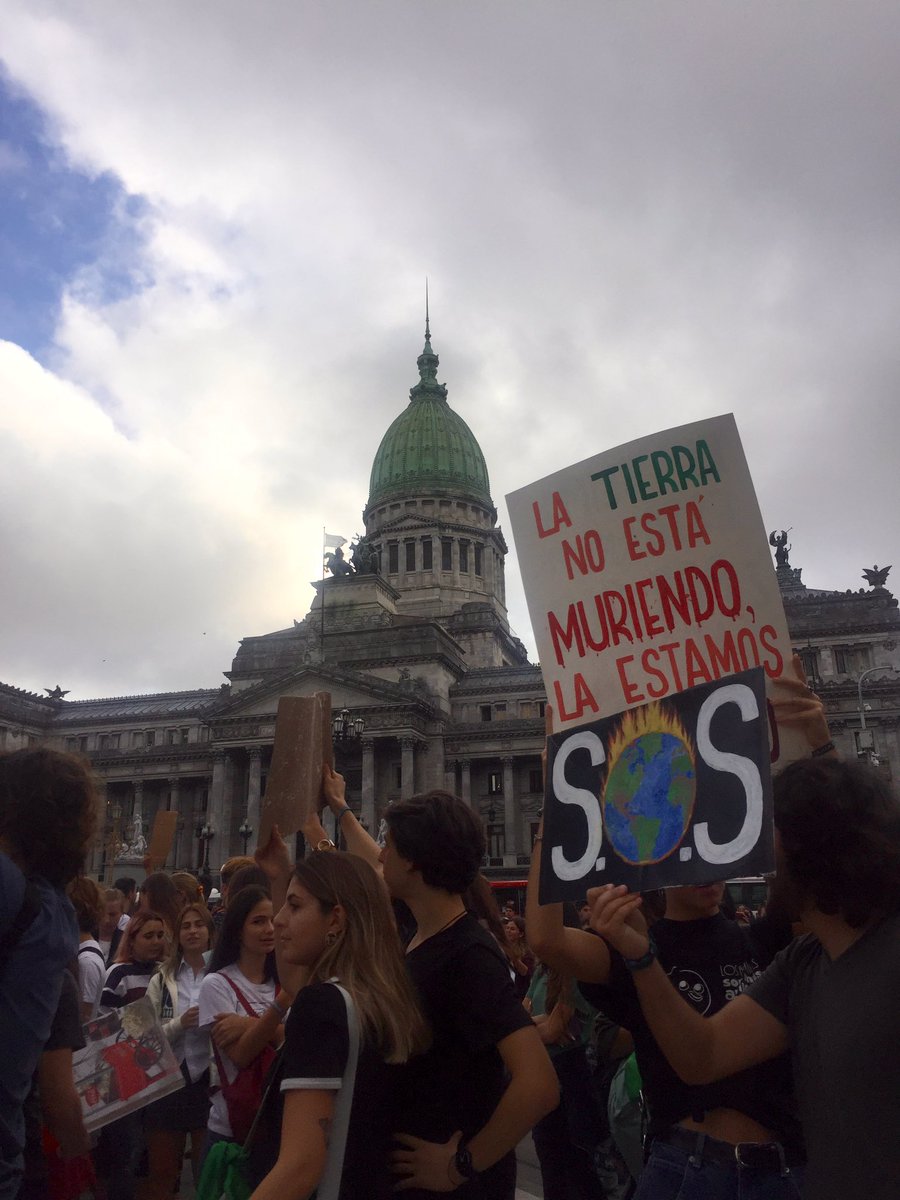 cbarnes's tweet photo. @GretaThunberg #BuenosAires #Argentina ahora #15M #MarchaPorElClima #FridaysForFuture https://t.co/Ja7cukCLmq