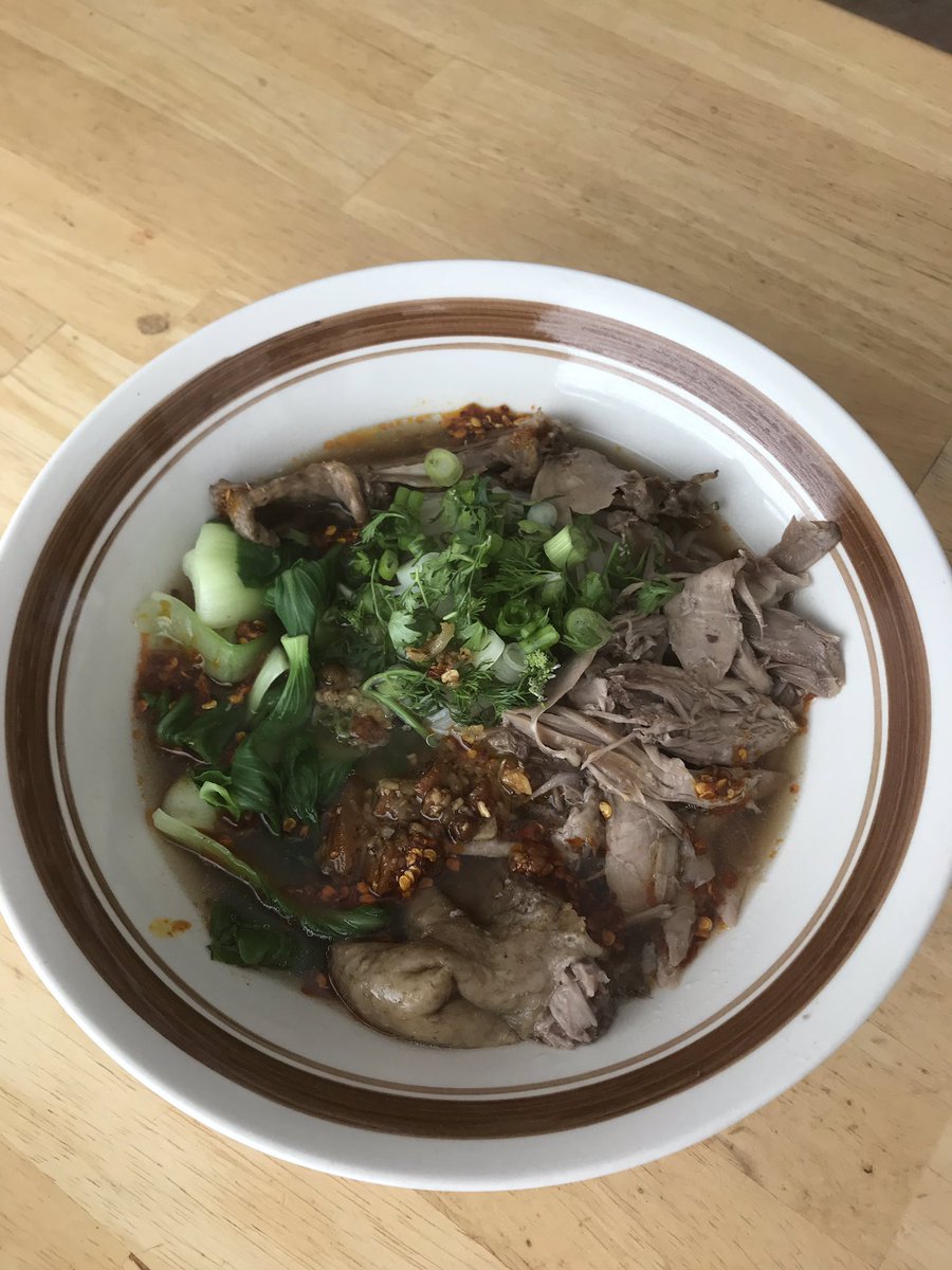 lyndsaywassmuth's tweet photo. hi guys so my mom recently quit her job &amp; would love to start catering &amp; selling homemade Thai food but she’s so scared &amp; nervous :/ It would mean the absolute world if you guys could help spread the news!! She can make anything you want (papaya salad, pad Thai, soup, etc) ❤️ https://t.co/6p7XpxNibF