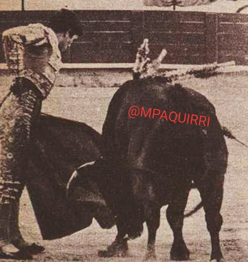 #RecordandoAPaquirri
EN <a href="/TorosenAlmeria/">Toros de Almeria</a> EL 29/8/74 
(1/2)