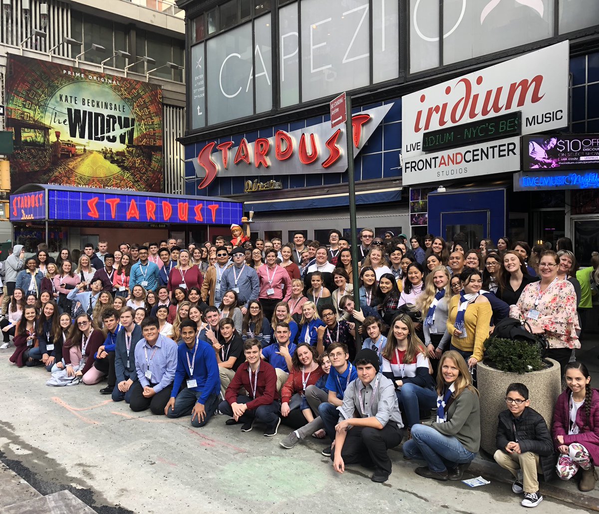 srhsband's tweet photo. Dinner time for groups A-J @ellensstardust diner!! #sebnyc19 #nycstpatricksdayparade #striveforthehighest https://t.co/DSdeGKSN6s