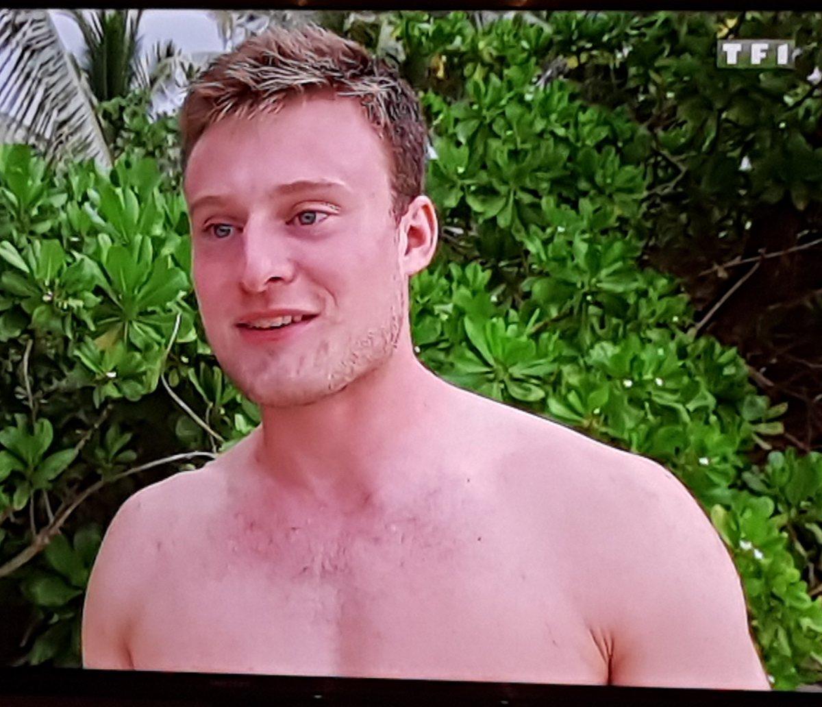 Je_suis_Moizi's tweet image. "Je vais faire un faux bracelet de capitaine, pour faire l'équipe de mon choix" #KohLanta