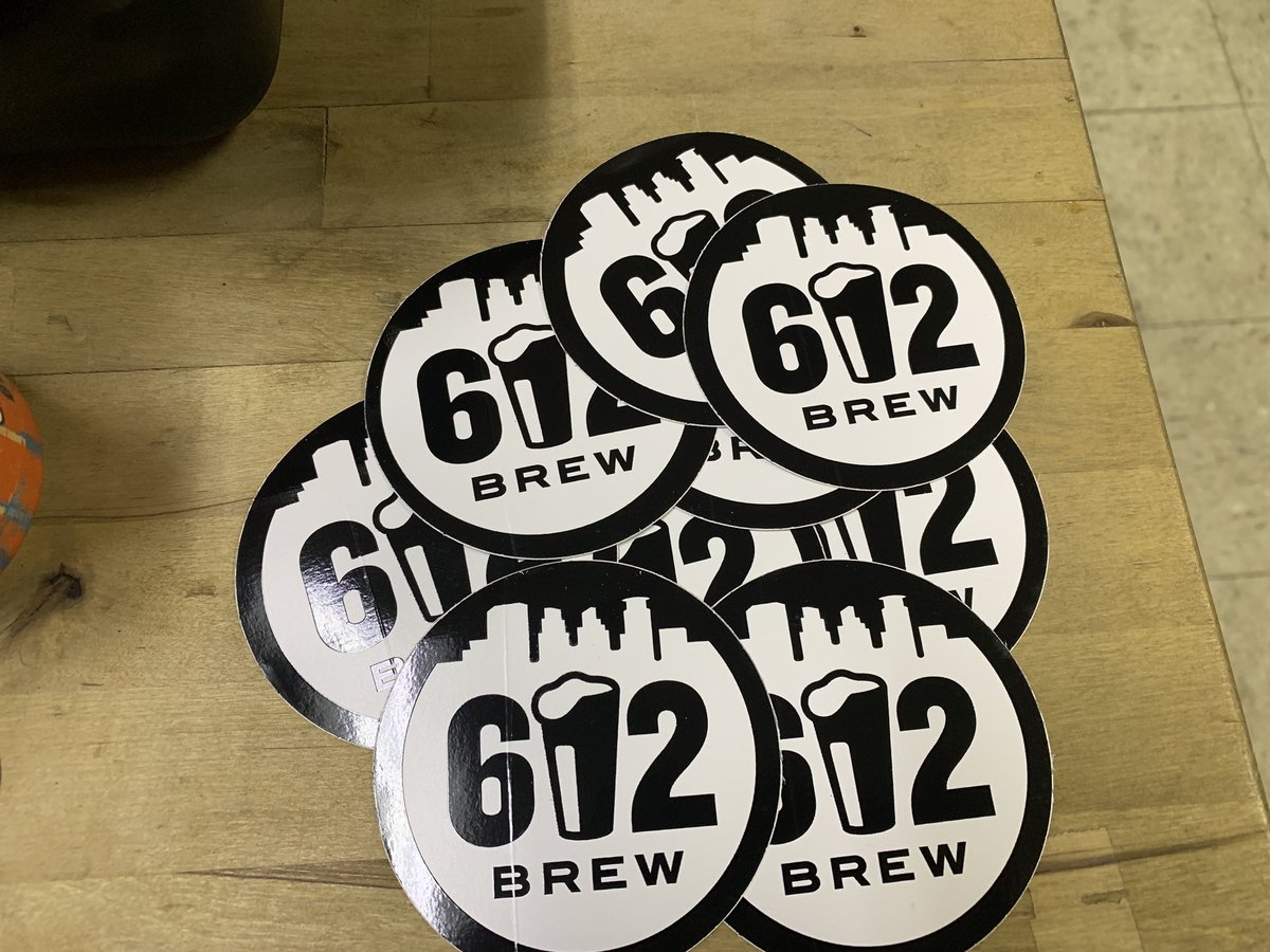 McDonaldsLiquor's tweet photo. Tastings everywhere! We are hosting beer/wine AND liquor tastings tonight until 7pm! 612 Brew (@612Brew ) is in store sampling their delicious varieties! Stop in and get a sample or two! #NokomisLife https://t.co/GZzb81hHlY